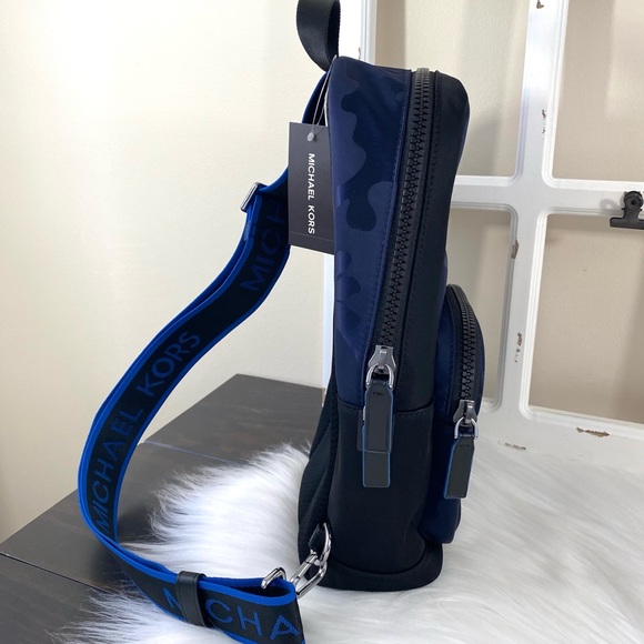 Michael Kors Kent Nylon Commuter Sling Backpack Slingpack - Picture 7 of 13